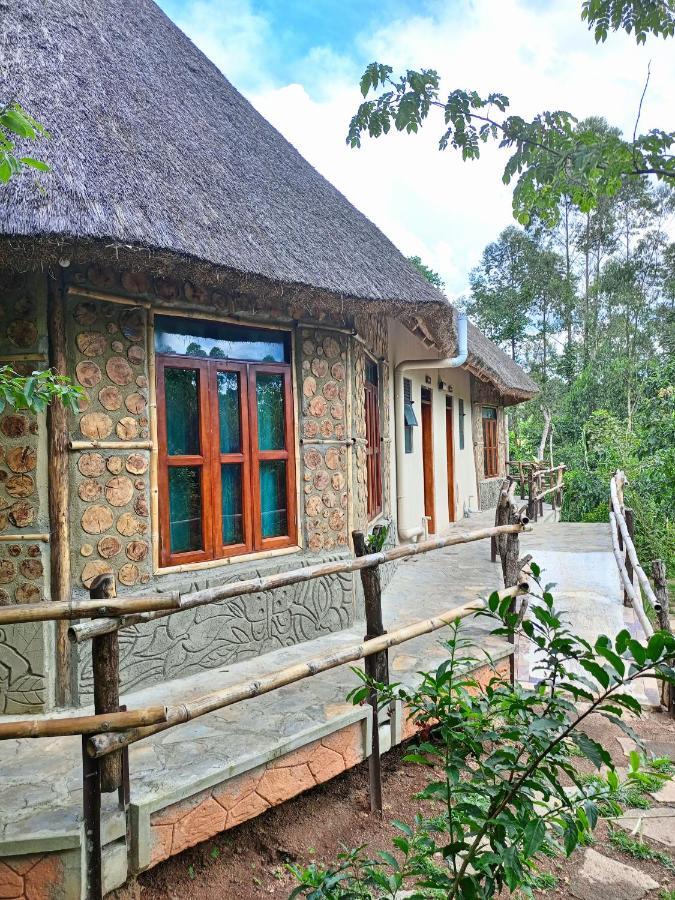 Chimpanzee Capital Safari Lodge Bigodi Extérieur photo