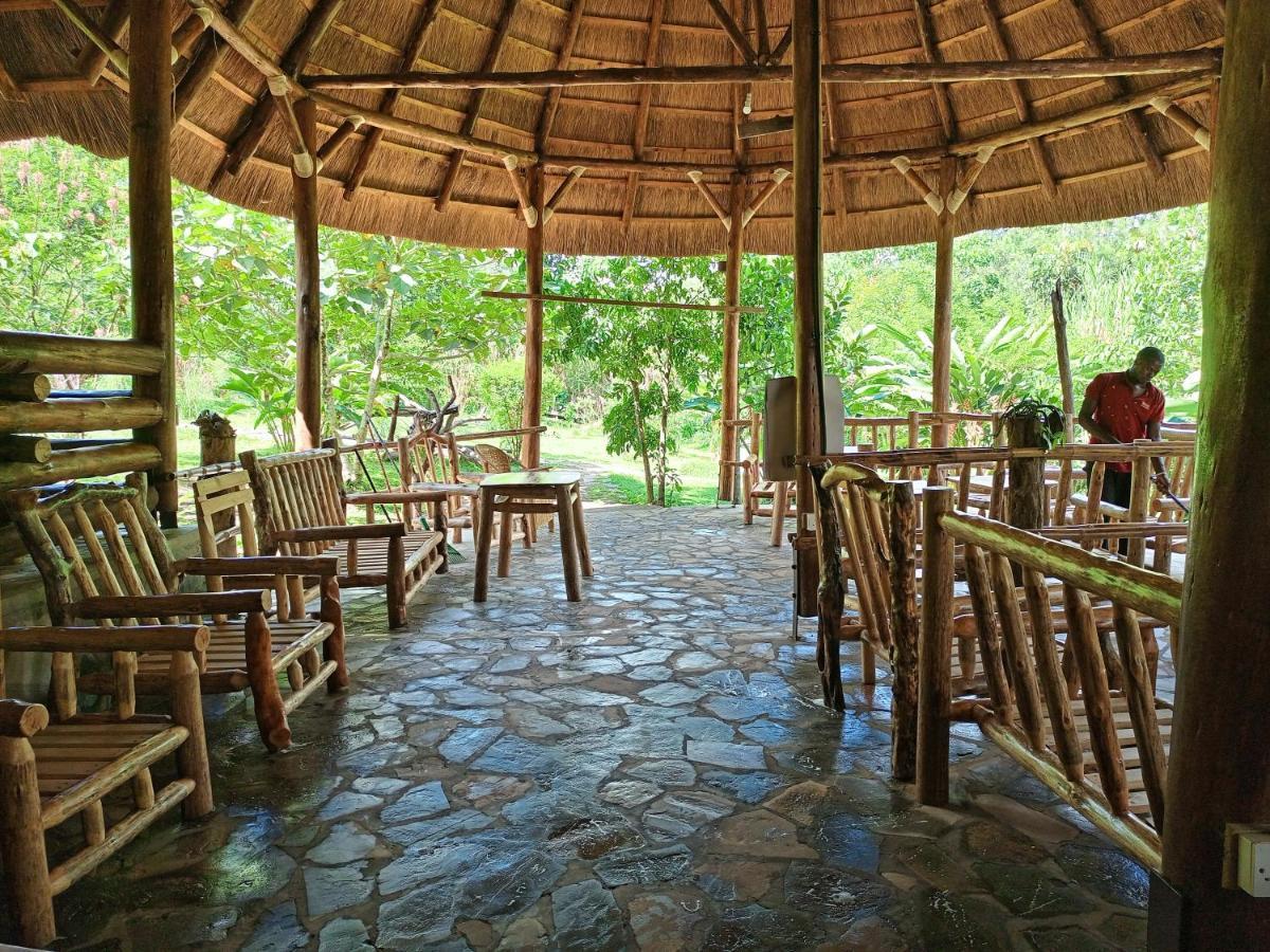 Chimpanzee Capital Safari Lodge Bigodi Extérieur photo