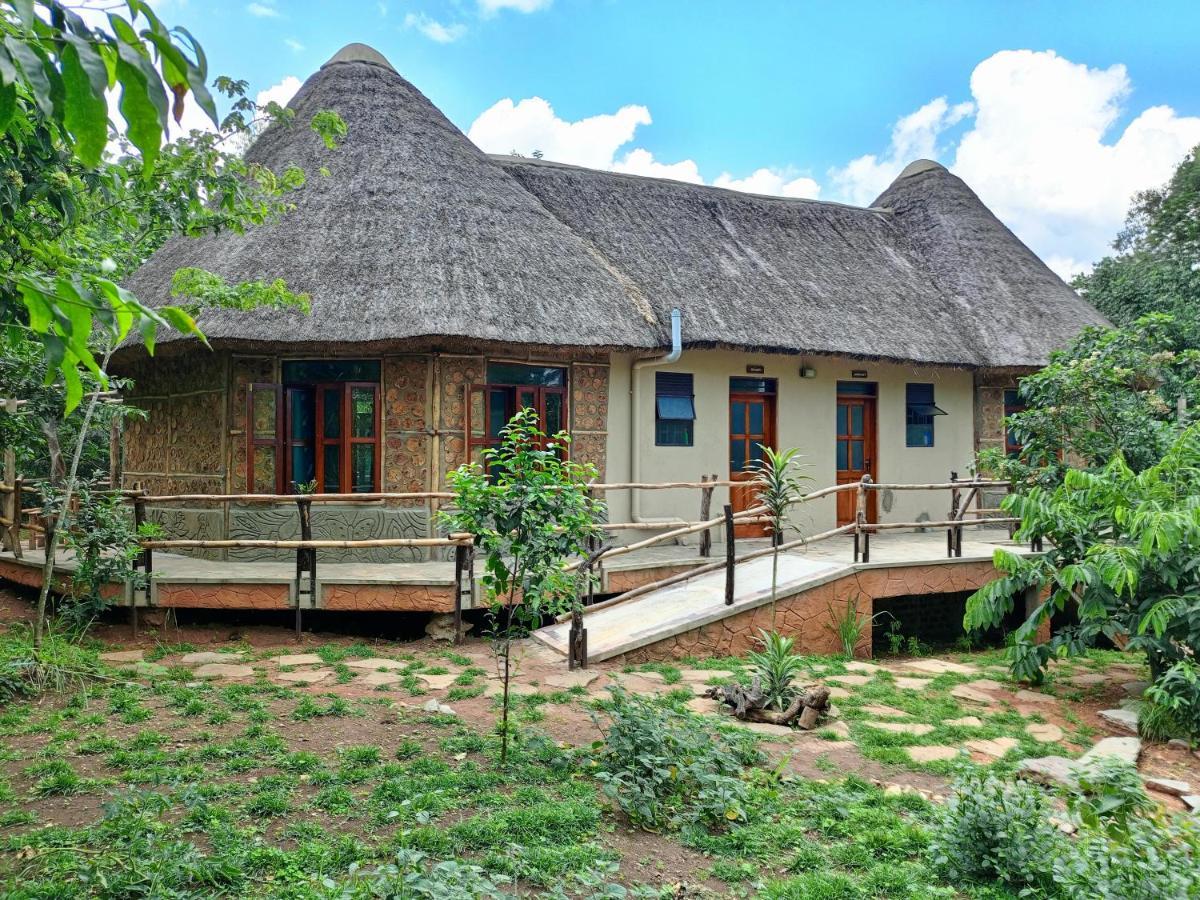 Chimpanzee Capital Safari Lodge Bigodi Extérieur photo